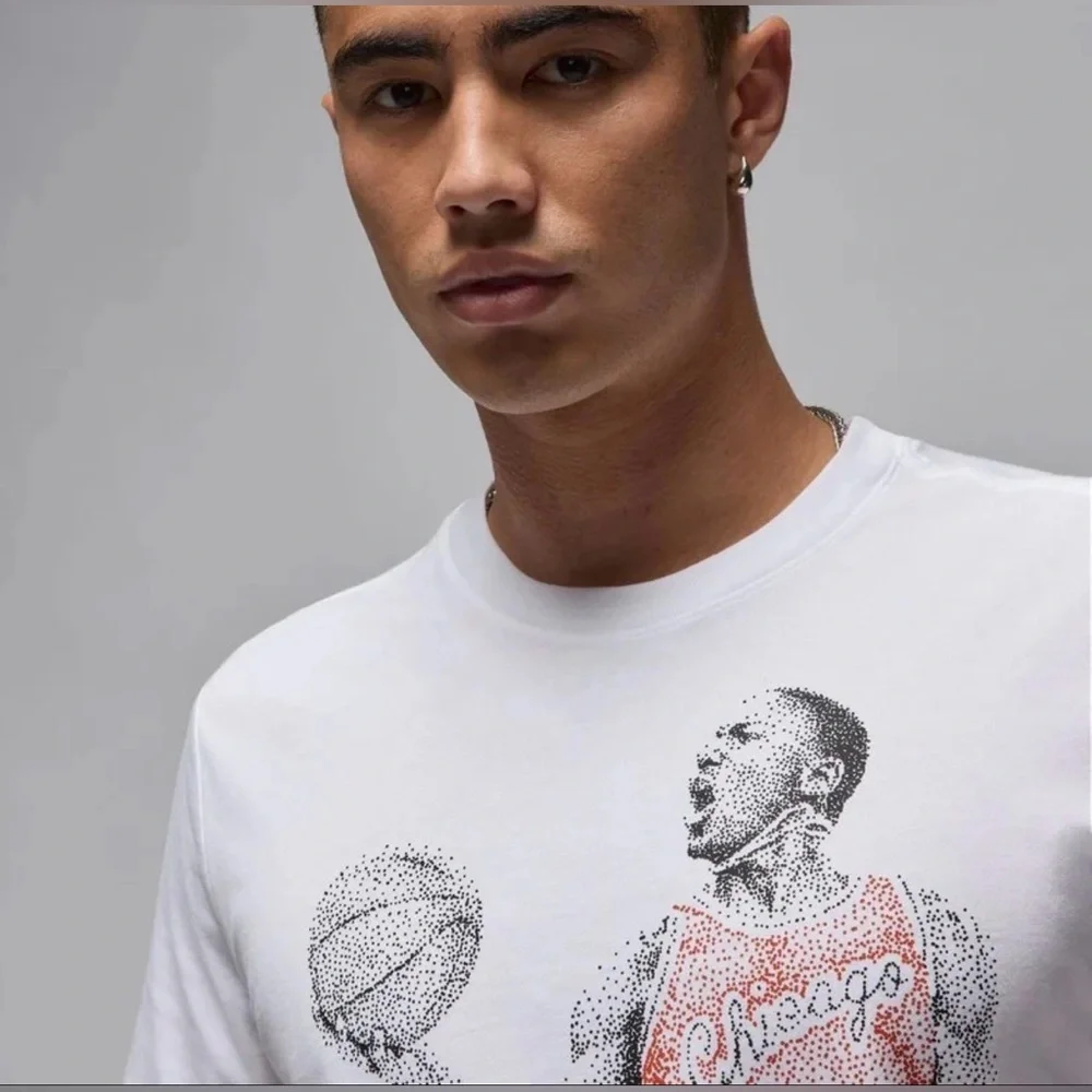 Nike Air Jordan Men's Active MJ Dot Graphic Short Sleeve T-Shirt Size Small